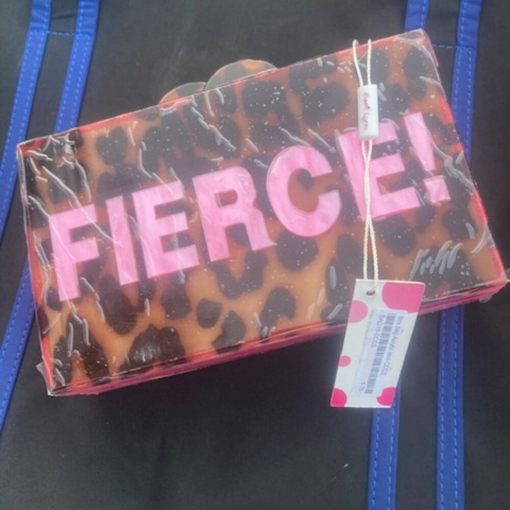 New, still in plastic. Bari Lynn Leopard Print Box bag. Removable Chain strap.